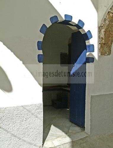 bizerte;architecture musulmane;façade;medina;porte;hammam