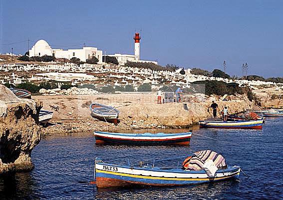 mahdia;architecture;musulmane;port;fatimide;barque;bateau;mer;pecheur;peche;