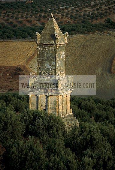 architecture antique;antiquite;dougga;punique;numide;mausolee;libyco-punique
