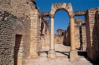 architecture-antique;antiquite;romain;dougga;frigidarium;thermes