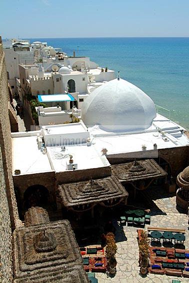 architecture;musulmane;medina;rempart;plage;hammamet;coupole;cafe;