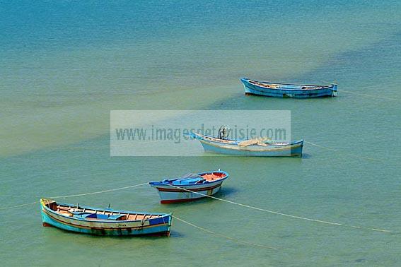 hammamet;balneaire;barque;plage;pecheur;bateau;