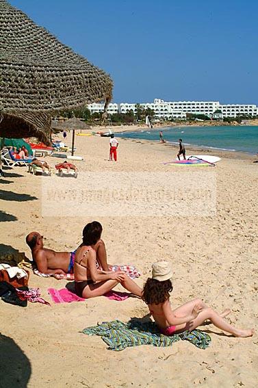 hammamet;plage;balneaire;baignade;touristes;tourisme;