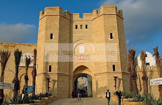 yasmine;hammamet;tourisme;medina;enceinte;porte;rempart;