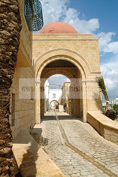 yasmine;hammamet;tourisme;medina;enceinte;rempart;porte;