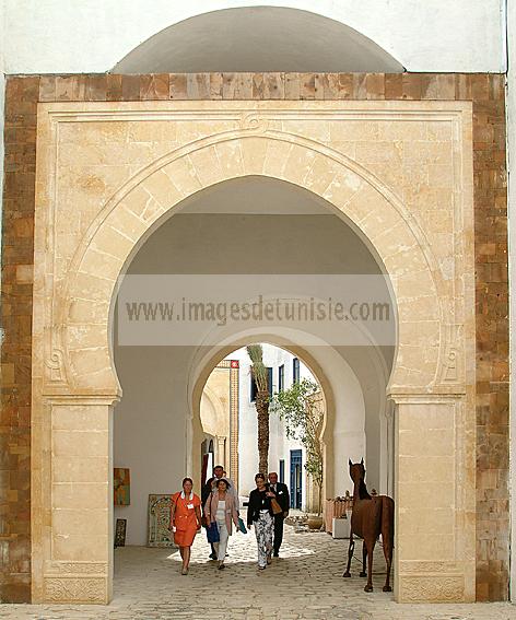 yasmine;hammamet;tourisme;medina;porte;