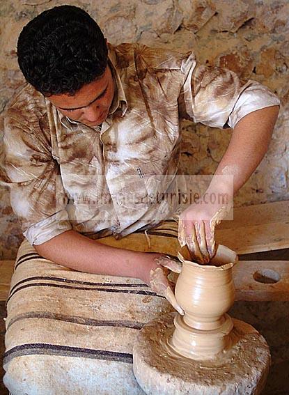 art;artisanat;potier;poterie;ile;musee;Muse;tourisme;djerba;jerba;architecture;musulmane;atelier;artisan;