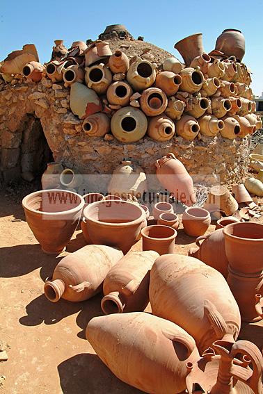 djerba;guellala;ile;jerba;art;artisan;artisanat;sechage;four;jarre;poterie;potier;tradition;