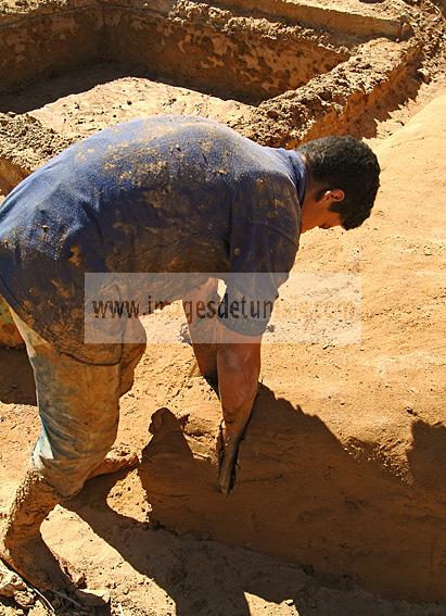 djerba;guellala;ile;jerba;art;artisan;artisanat;sechage;four;jarre;poterie;potier;tradition;