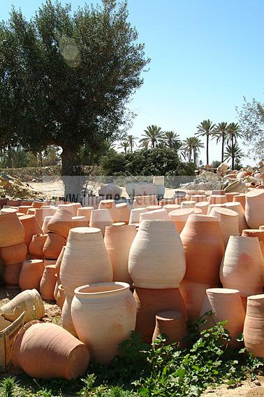 djerba;guellala;ile;jerba;art;artisan;artisanat;sechage;four;jarre;poterie;potier;tradition;