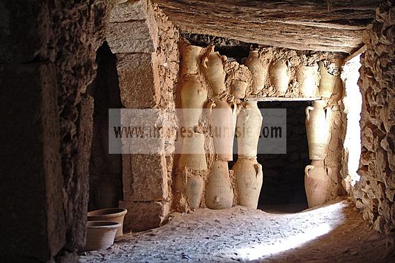 djerba;guellala;ile;jerba;artisanat;poterie;potier;sechage;atelier;architecture;musulmane;