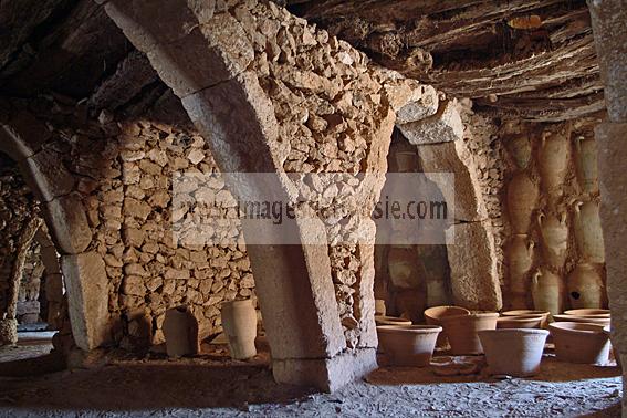 djerba;guellala;ile;jerba;artisanat;poterie;potier;sechage;atelier;architecture;musulmane;