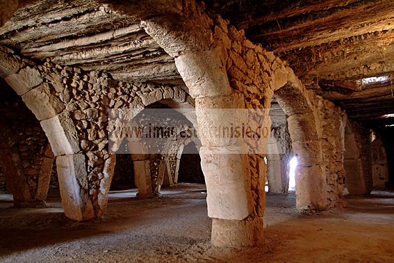 djerba;guellala;ile;jerba;artisanat;poterie;potier;sechage;atelier;architecture;musulmane;