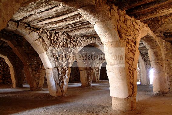 djerba;guellala;ile;jerba;artisanat;poterie;potier;sechage;atelier;architecture;musulmane;