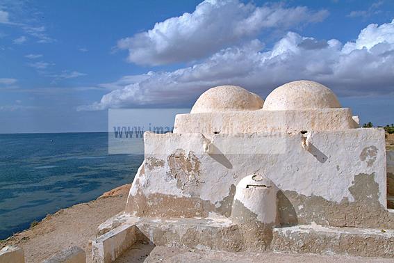 djerba;guellala;ile;jerba;architecture;musulmane;Mosquee;Mosque;mausolee;coupole;islam;mer;