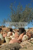 djerba;guellala;ile;jerba;art;artisan;artisanat;sechage;four;jarre;poterie;potier;tradition;