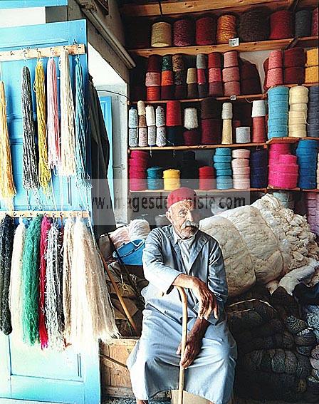 djerba;houmt;souk;ile;jerba;art;artisan;artisanat;laine;tissage;boutique;homme;