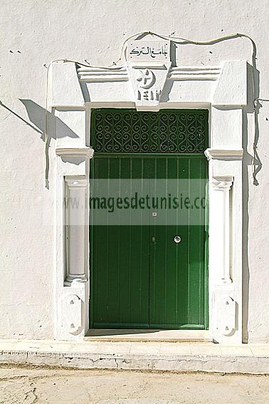 djerba;houmt;souk;ile;jerba;architecture;musulmane;coupole;Mosquee;Mosque;cour;porte;ottoman;