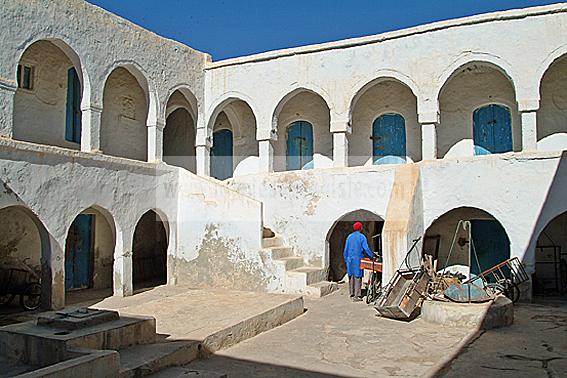 djerba;houmt;souk;ile;jerba;architecture;musulmane;caravanserail;foundouk;