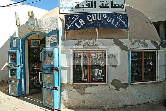 djerba;houmt;souk;ile;jerba;touristes;tourisme;shopping;artisan;artisanat;bijoutier;bijoux;juif;