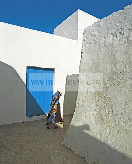 ruelle;rue;juif;enfant;femme;djerba;Erriadh;Ghriba;ile;jerba