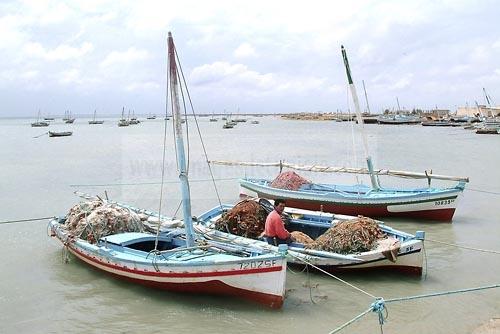 balneaire;barque;bateau;mer;peche;pecheur;plage