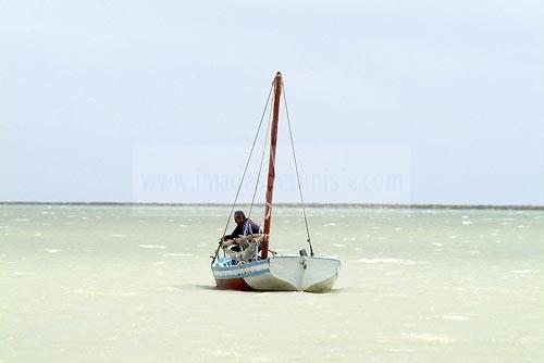 balneaire;barque;bateau;mer;peche;pecheur;plage