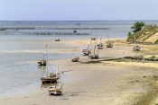 balneaire;barque;bateau;mer;peche;pecheur;plage