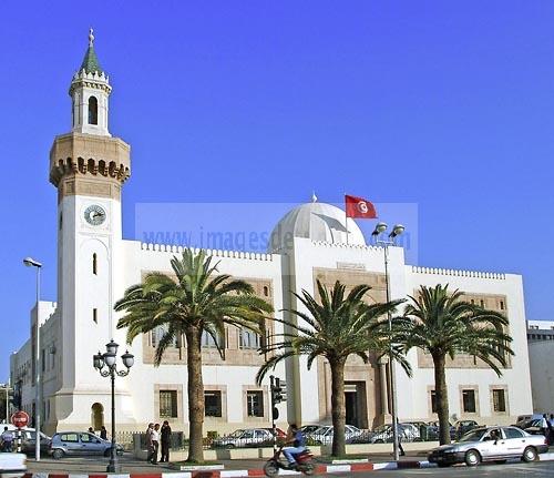 architecture coloniale;façade;place;immeuble;sfax