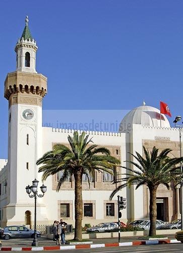 architecture coloniale;façade;place;immeuble;sfax