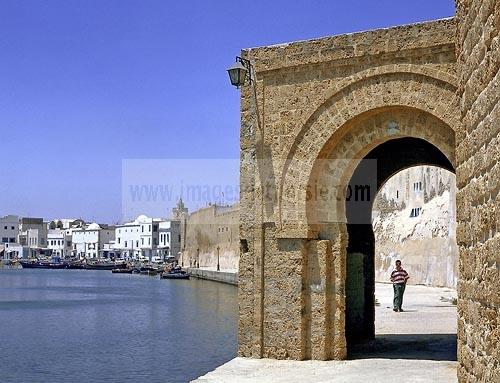 bizerte;port;kasbah;medina;porte;enceinte;architecture musulmane