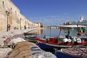 bateau;barque;port;peche;canal;architecture-musulmane;enceinte;kasbah;medina;bizerte