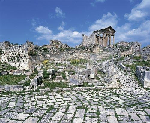 architecture antique;antiquite;romain;dougga;forum;capitole;rue