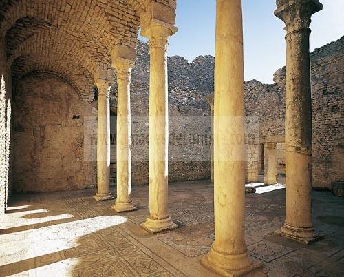 architecture antique;antiquite;romain;dougga;thermes