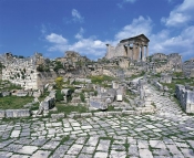 architecture-antique;antiquite;romain;dougga;forum;capitole;rue