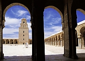 kairouan;architecture-musulmane;Minaret;Mosquee;Mosqu�e;cour;interieur;islam;colonne