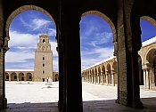 kairouan;architecture-musulmane;Minaret;Mosquee;Mosque;cour;interieur;islam;colonne