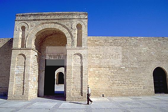 mahdia;architecture;musulmane;faade;Mosquee;Mosque;porte;fatimide;