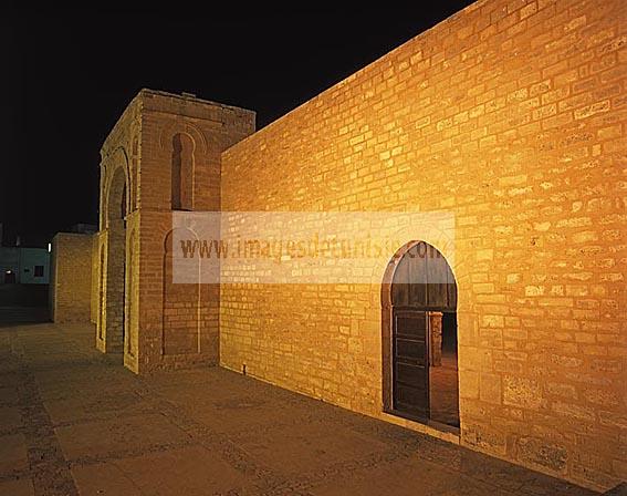 mahdia;architecture;musulmane;faade;Mosquee;Mosque;porte;fatimide;