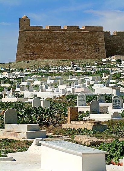 mahdia;ribat;faade;cimetiere;architecture;musulmane;