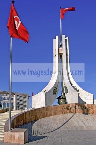 architecture contemporaine;mairie;medina;place;politique