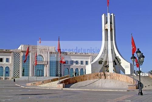 architecture contemporaine;mairie;medina;place;politique