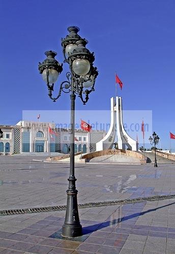 architecture contemporaine;mairie;medina;place;politique