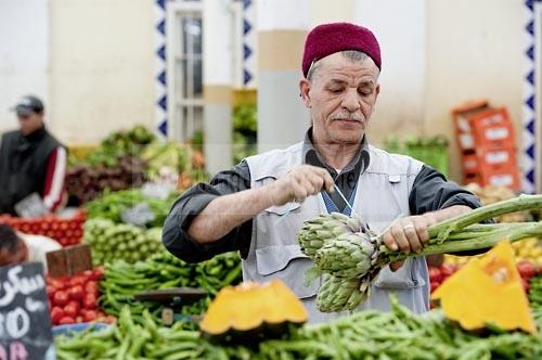 marché;légumes;poissons;marché central;fromages;olives;vendeur