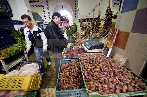 marchÃ©;lÃ©gumes;poissons;marchÃ© central;fromages;olives;vendeur