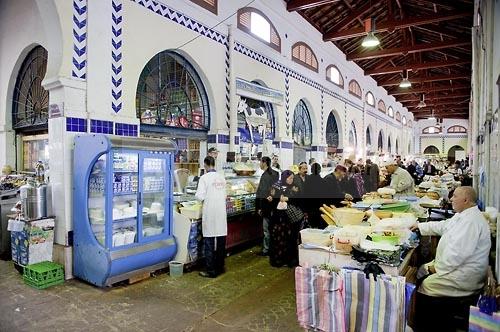 marché;légumes;poissons;marché central;fromages;olives;vendeur