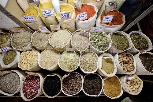 marchÃ©;lÃ©gumes;poissons;marchÃ© central;fromages;olives;vendeur