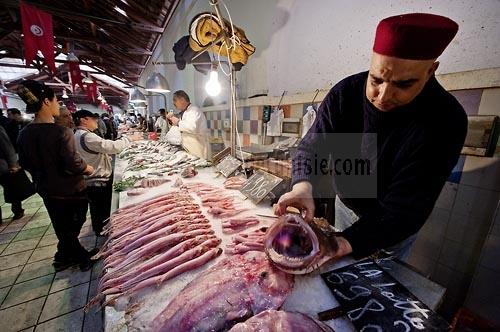 marchÃ©;lÃ©gumes;poissons;marchÃ© central;fromages;olives;vendeur