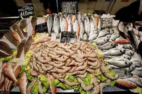 marchÃ©;lÃ©gumes;poissons;marchÃ© central;fromages;olives;vendeur