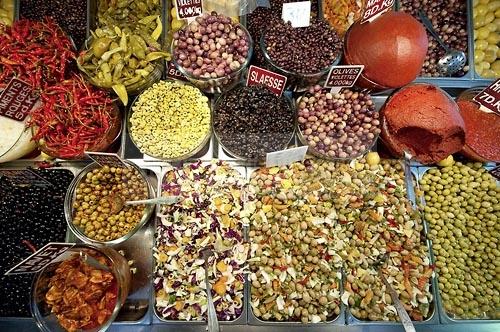 marchÃ©;lÃ©gumes;poissons;marchÃ© central;fromages;olives;vendeur